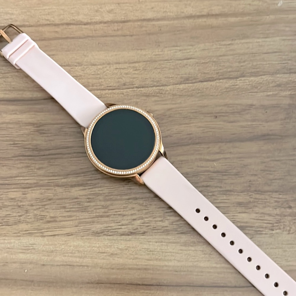 Beautiful Rose Gold Fossil Smartwatch